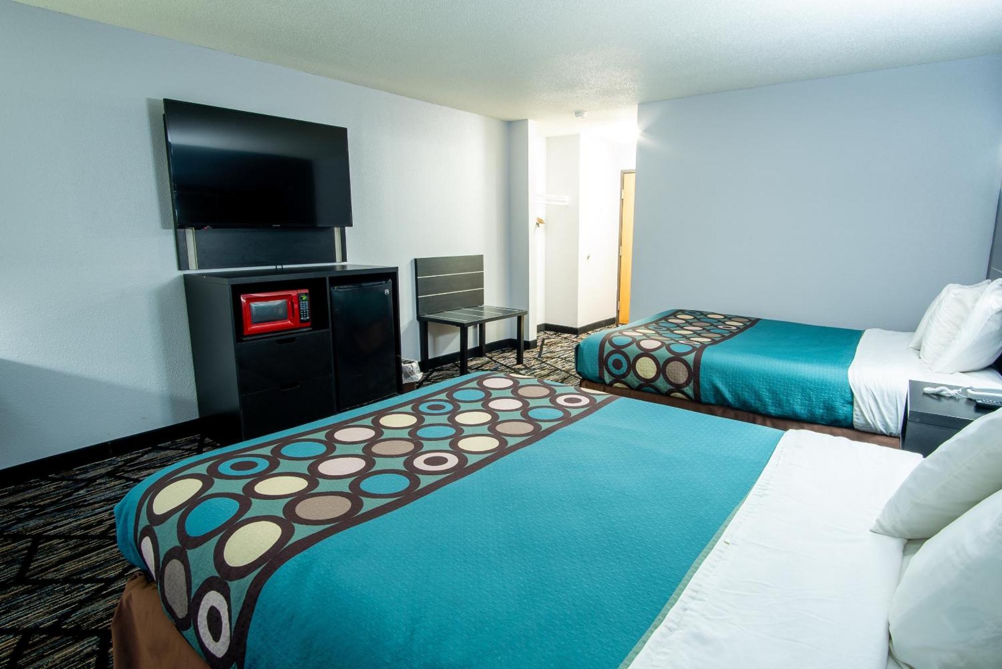 Coratel Inn & Suites By Jasper New Richmond Exterior photo